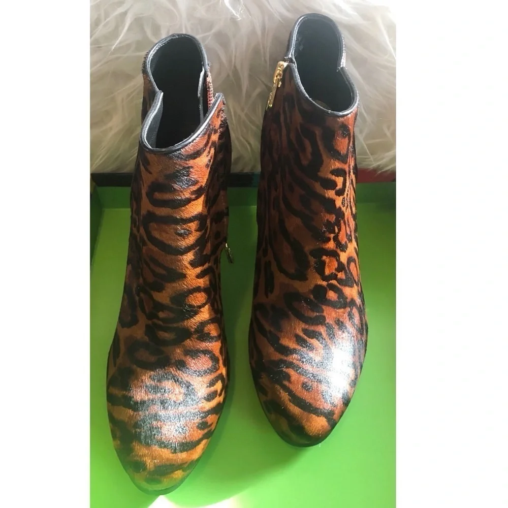 C Wonder Gold Heel Bootie NIB - Picture 3 of 14